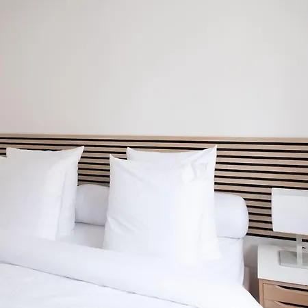 Av Republique Design And Cozy